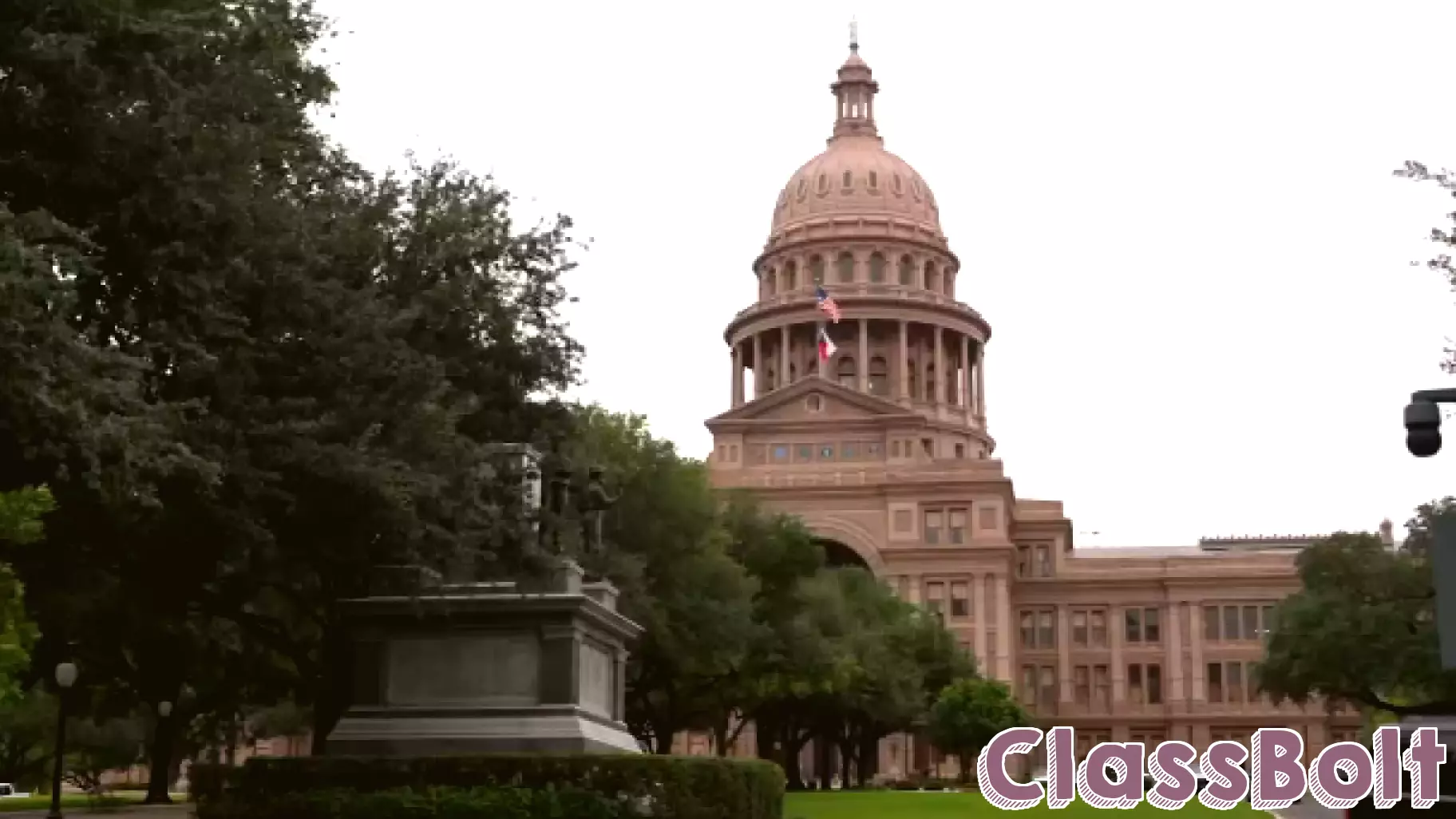 Texas should establish three-year bachelor's degree options, Gov. Greg Abbott says