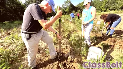 Volunteers Come Together for Potato Harvest at Rappahannock Education Farm